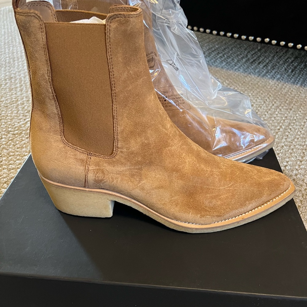Unworn brand new Amiri Chelsea Crepe Sole suede boots, brown, size 43/US size